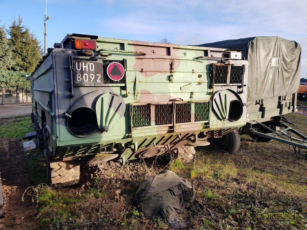 Samochód transportowo-załadowczy 9T218 na sam. BAZ-5922