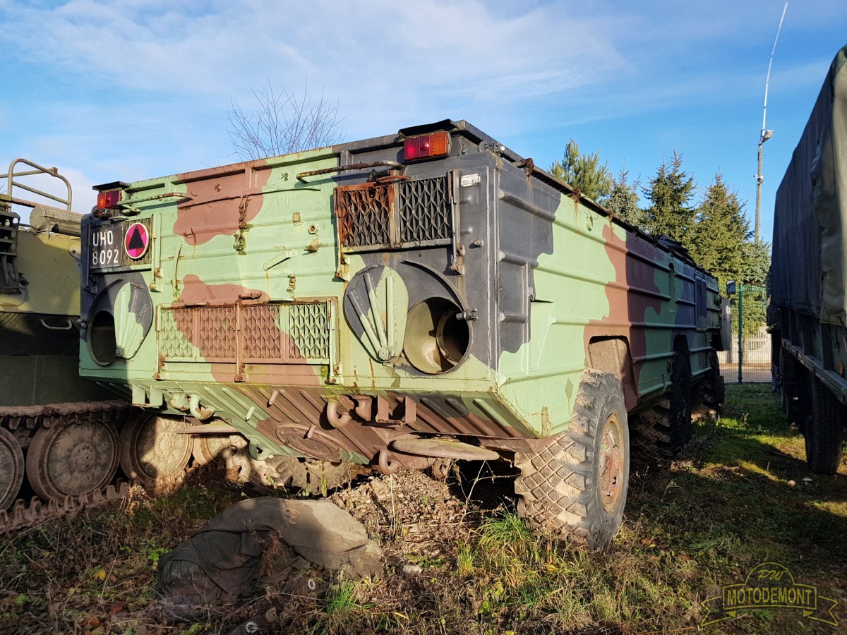 Samochód transportowo-załadowczy 9T218 na sam. BAZ-5922