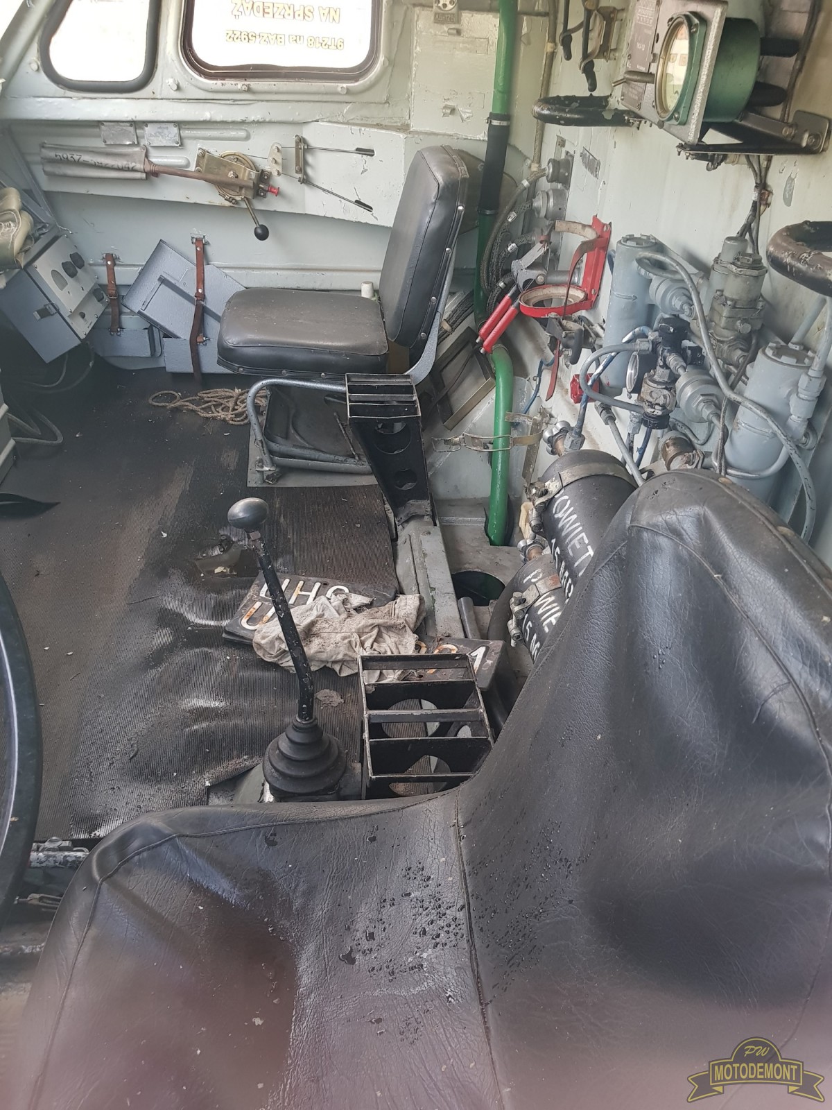 Samochód transportowo-załadowczy 9T218 na sam. BAZ-5922